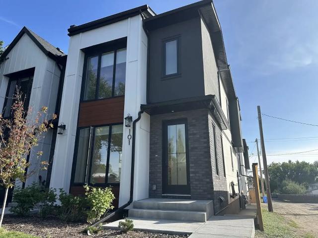Brand New Luxury 3 Bed Townhouse in Renfrew – Mins to Downtown! — 3 Bedrooms Triplex