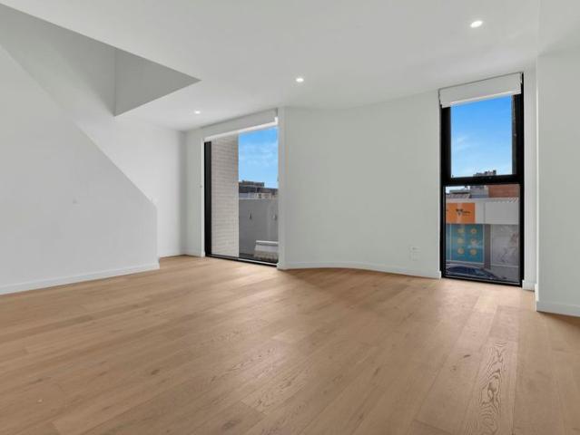 Luxury 3 Level Home With Private Lift in the Heart of Moonee Ponds!