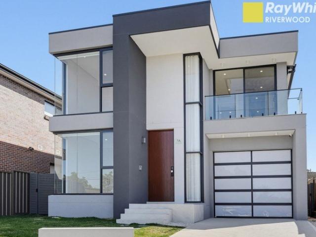Brand New Luxury 5 Bedroom Freestanding Residence with Designer Finishes for lease