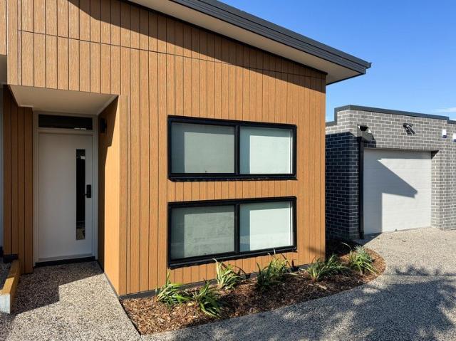Brand New Luxurious Unit!