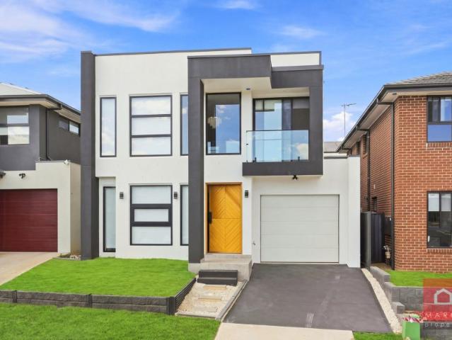 Brand New Luxurious 5 Bedroom Home In Riverstone