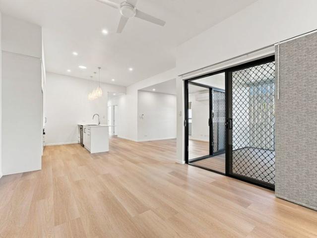 BRAND NEW • MOUNTAIN VIEWS • SIDE ACCESS • LIGHT, BRIGHT AND AIRY