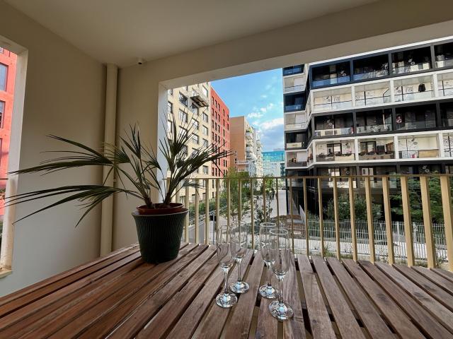 Brand New Modern Apartment with Terrace in Asnières sur Seine