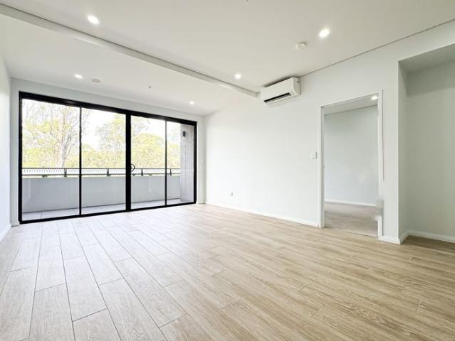 BRAND NEW Modern Comfort & Convenience in the Heart of Rouse Hill & Tallawong