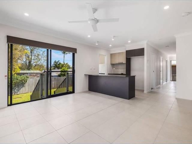 Brand New Modern, Energy Smart 4 Bedroom Family Home