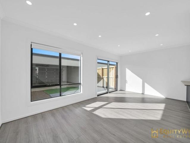 Brand New Modern Family Townhouse Living in the Heart of Mambourin
