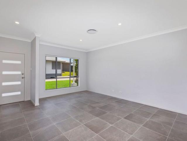 Brand New Modern Family Comfort in a Peaceful Cul de Sac