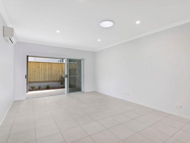 BRAND NEW MODERN FAMILY HOME IN NEW ESTATE