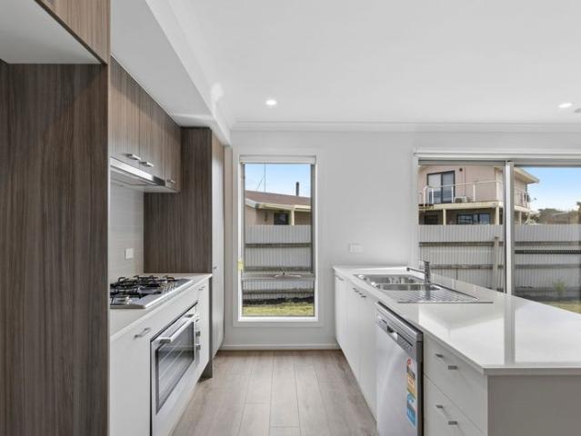 Brand New & Modern Family Home in Colac!