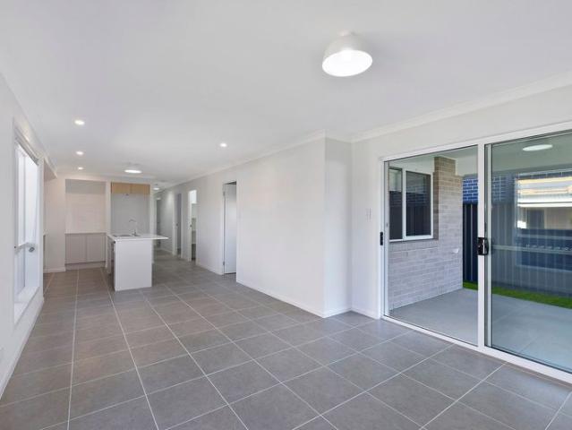 BRAND NEW MODERN FAMILY HOME IN GREAT LOCATION
