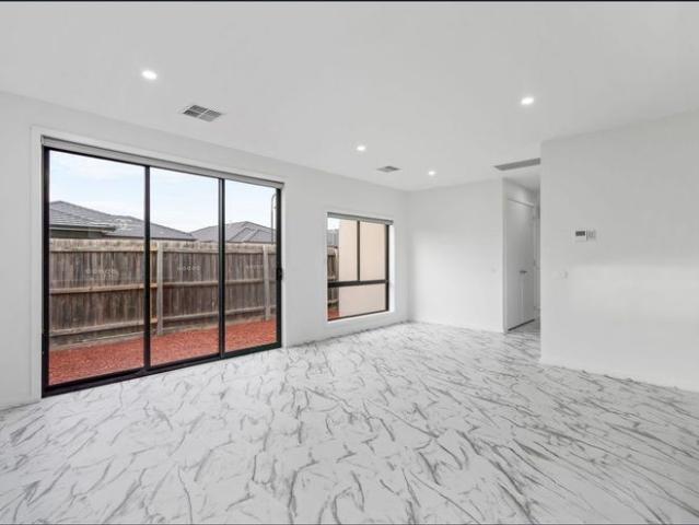 Brand New Modern Family Home in Prime Melton South Location