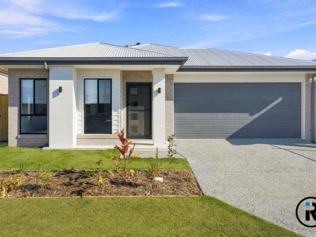 BRAND NEW MODERN FAMILY HOME IN SOUTH MACLEAN
