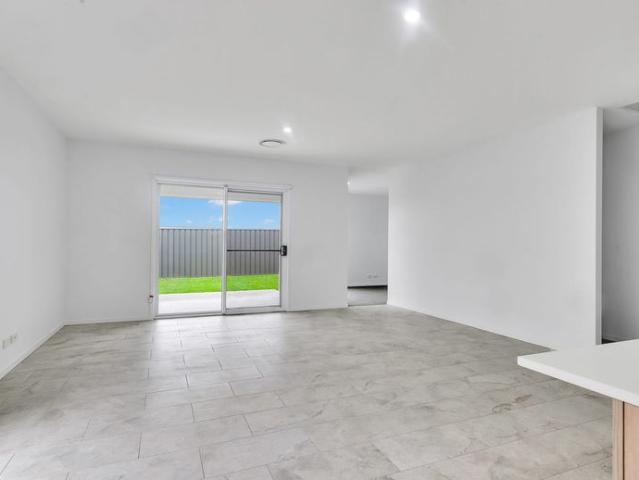 BRAND NEW MODERN FAMILY HOME