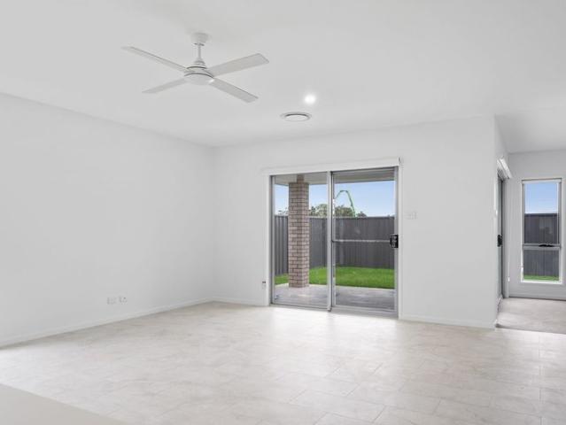 BRAND NEW MODERN FAMILY HOME