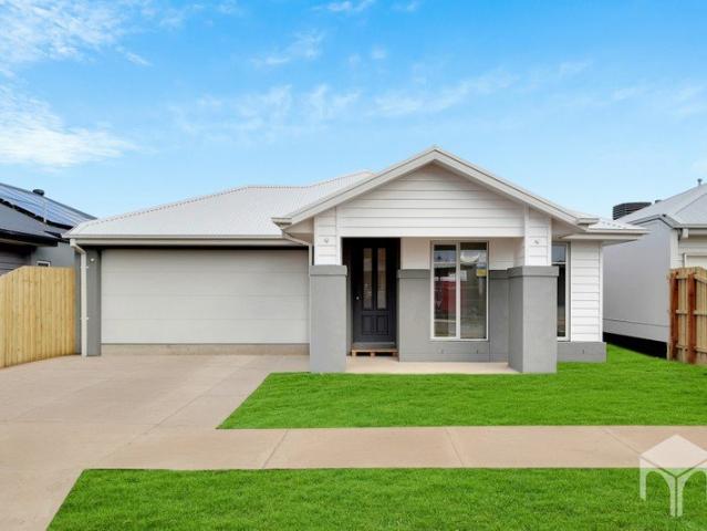Brand New Modern Family Living in the Peaceful Eynesbury Community