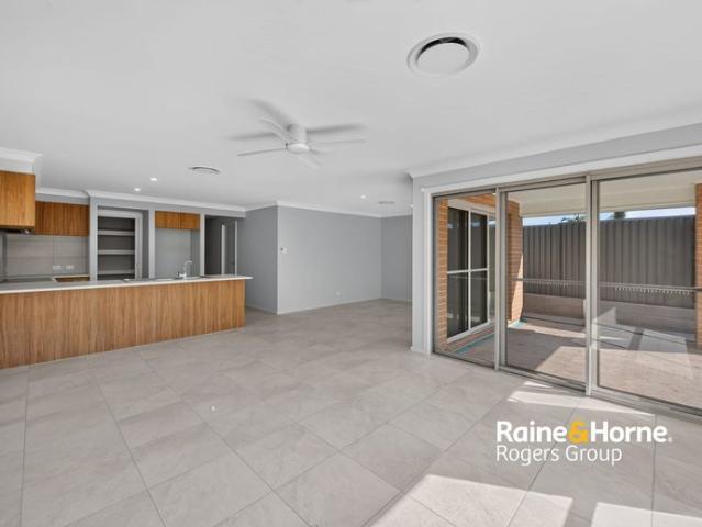 Brand New Modern Four Bedroom Duplex in Budgewoi