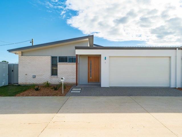 Brand New Modern Home in Torquay