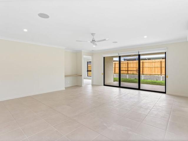 BRAND NEW MODERN HOME WITH BLUETOOTH CEILING SPEAKERS!
