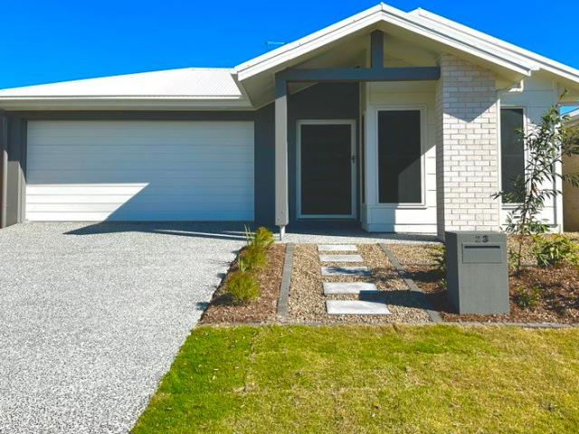 BRAND NEW MODERN HOME WITH SOLAR & EFFORTLESS FAMLY LIVING