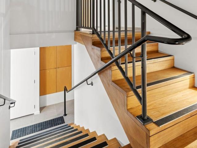BRAND NEW, MODERN & HOMELY STEPS AWAY FROM NEWTOWN