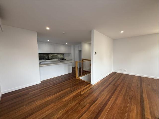 BRAND NEW MODERN LIVING THAT TICKS ALL THE BOXES