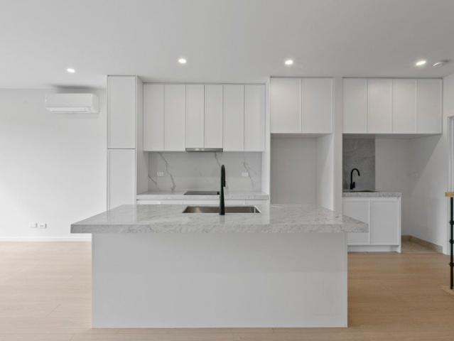 BRAND NEW | MODERN LIVING IN THE HEART OF LILYDALE