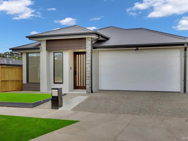 Brand New Modern Living in a Growing Rockbank Community