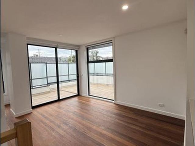 BRAND NEW MODERN LIVING IN A PRIME LOCATION