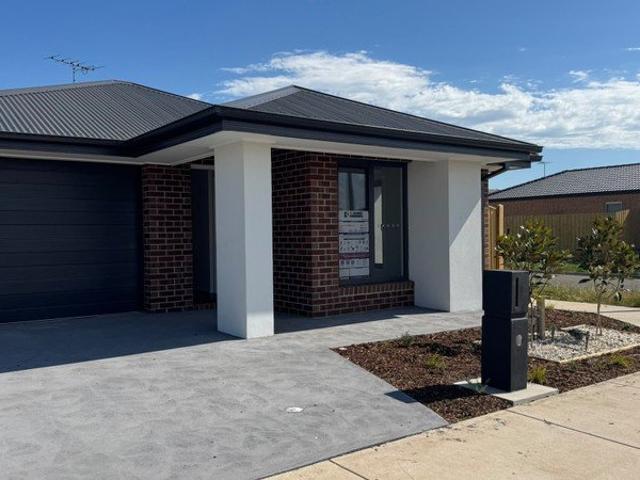 Brand New Modern Living in Lara