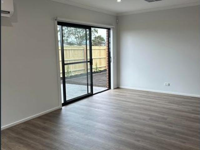 Brand New Modern Living in Morwell