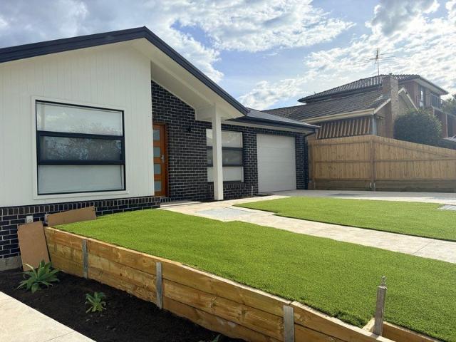 BRAND NEW, MODERN LIVING IN SOUGHT AFTER BELL POST HILL!