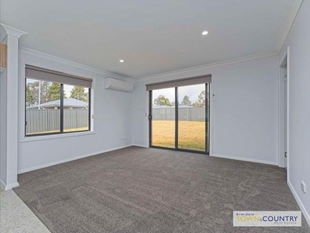 Brand New Modern & Low Maintenance 3 Bedroom Home ready now!