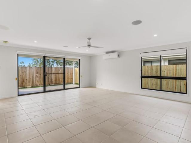 BRAND NEW MODERN SPACIOUS HOME WITH 2X AIR CONS!