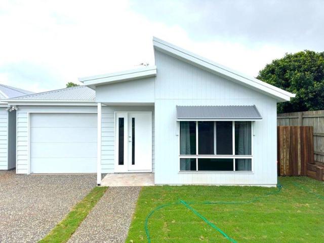 BRAND NEW! Modern & Spacious Villa in Brilliant Location!