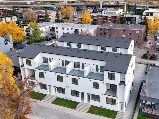Brand New Modern Townhome in Sunalta