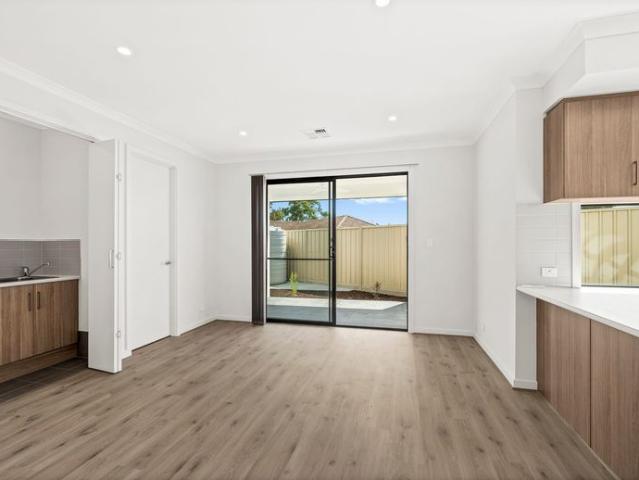 Brand New Modern Townhouse In Perfect Location