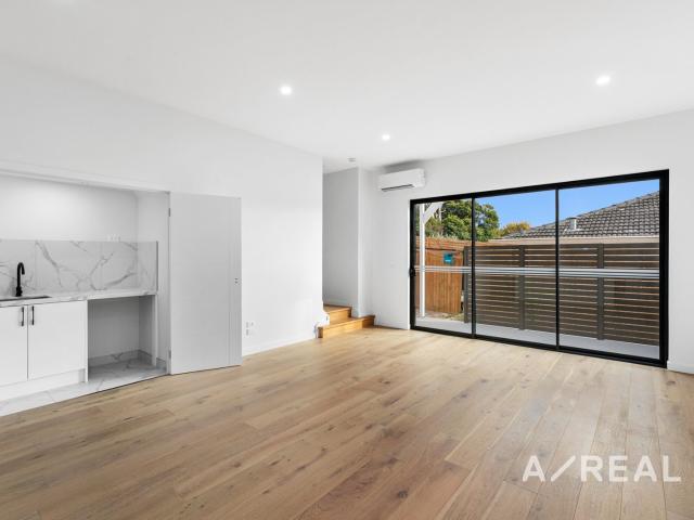 Brand New Modern Townhouse in Prime Doncaster Location