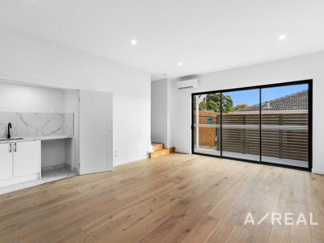 Brand New Modern Townhouse in Prime Doncaster Location