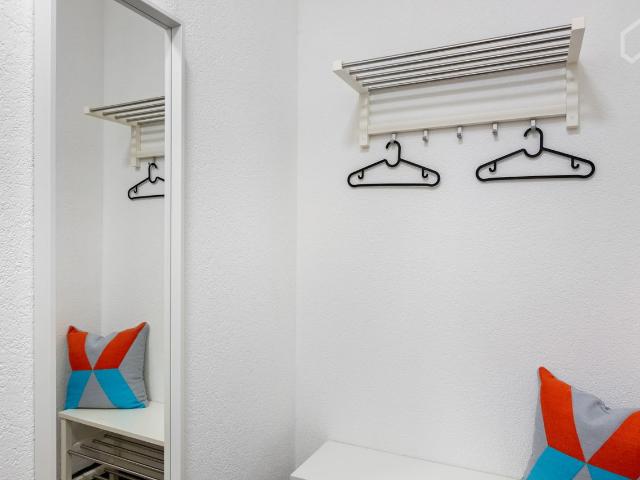 Brand new, modern 1 bedroom apartment in the city centre near main station, with optional car park, Leverkusen Amsterdam Apartments for Rent