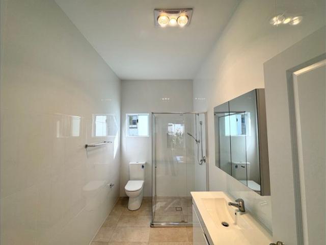 Brand New Modern 2 Bedroom Granny Flat in Convenient Lane Cove Location