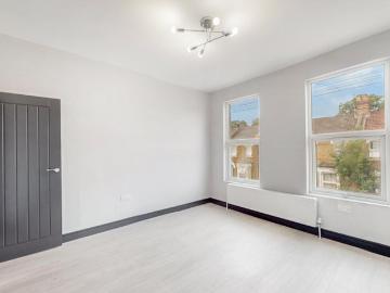 Brand new modern 2 in Totenham N17