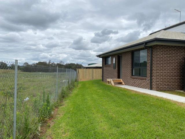 Brand New Modern 2 Room Granny Flat in Menangle Park Available for Rent Now