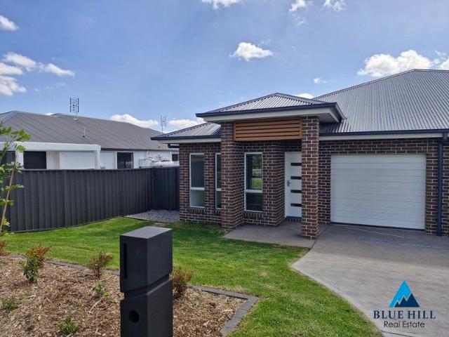 Brand New Modern 4 Bedroom Family Home | First Lease | Great Lochinvar Location with huge backyard