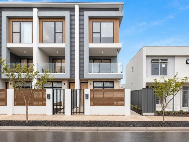 BRAND NEW MODERN 4 BEDROOMS & SOLAR & DOUBLE GARAGE & 2 BATHROOMS