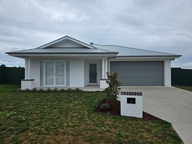 BRAND NEW MASTERBUILT HOME MODERN COMFORT & SPACIOUS LIVING