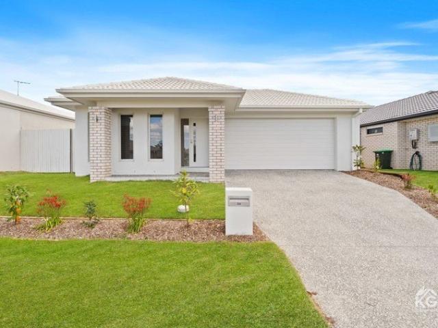 Brand New Metricon 4 Bedroom Home with Ducted Air Conditioning & Entertaining Area