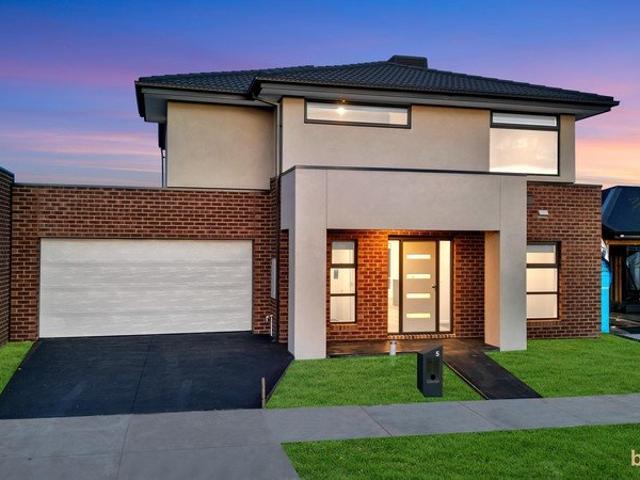 Brand New Metricon House!
