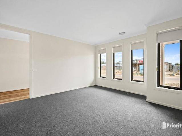 Brand New Metricon Home Spacious Family Living