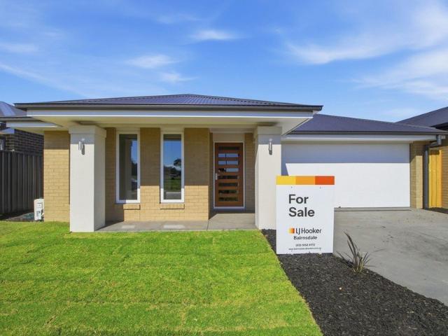 BRAND NEW METRICON, LUXURY LIVING WITH PREMIUM UPGRADES