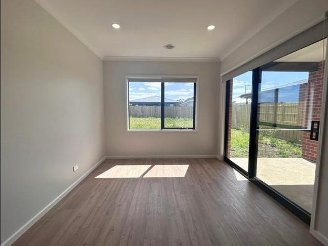 Brand New Novara Build. Perfect Family Home